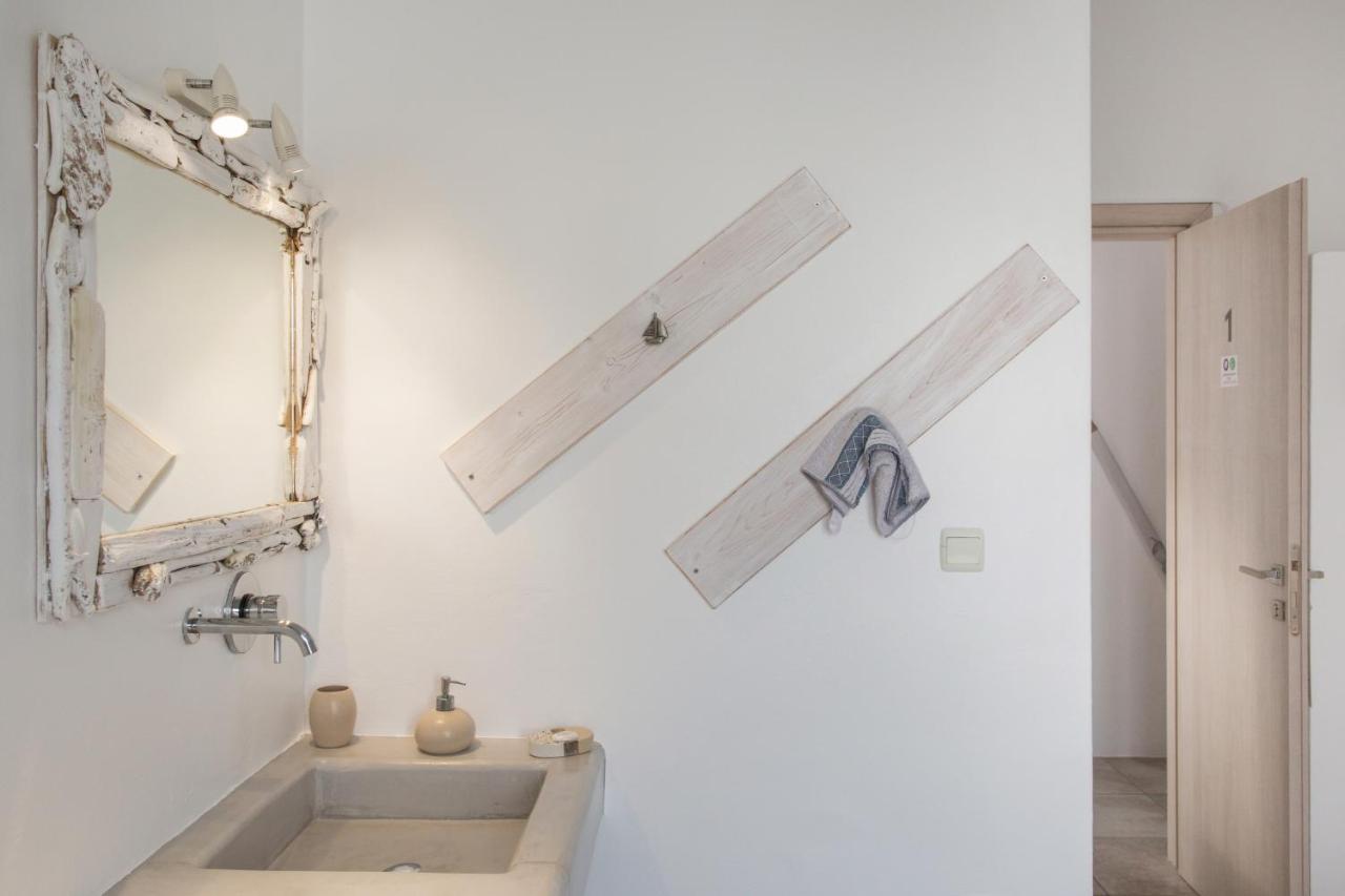 נאוסה Irini Rooms מראה חיצוני תמונה